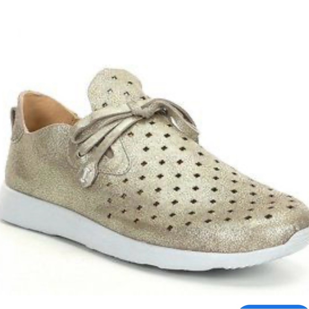 Nurture by Lamaze Shimmering Silver Flats